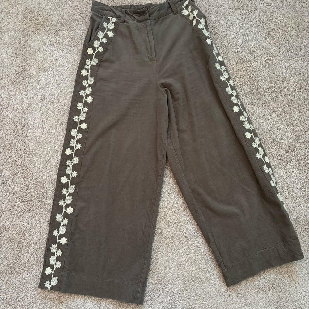 Brown corduroy Pants with Floral Embroidery
